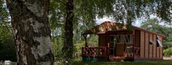 trailer camping burgundy mobilhome